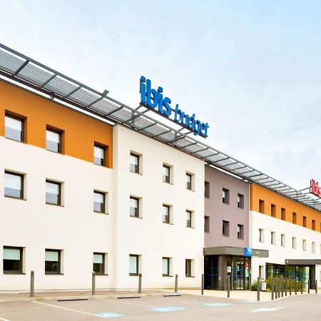 Ibis Budget Montceau Les Mines Bagian luar foto