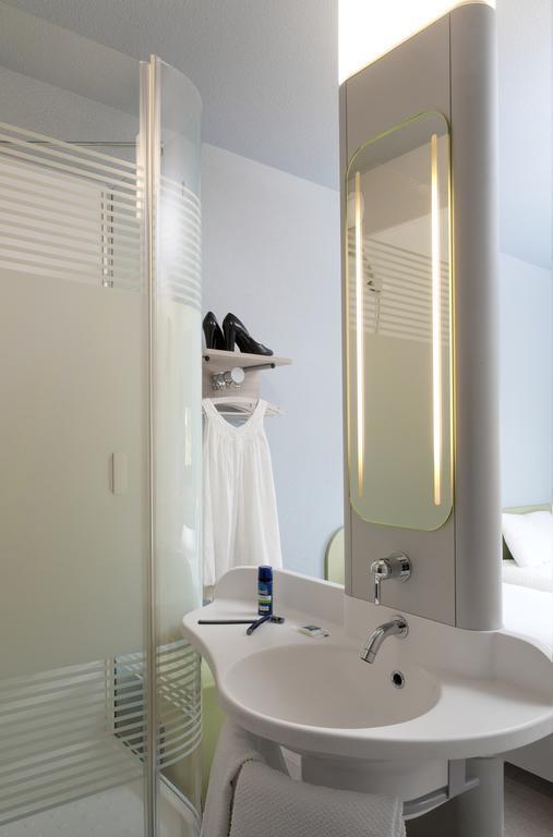 Ibis Budget Montceau Les Mines Bagian luar foto