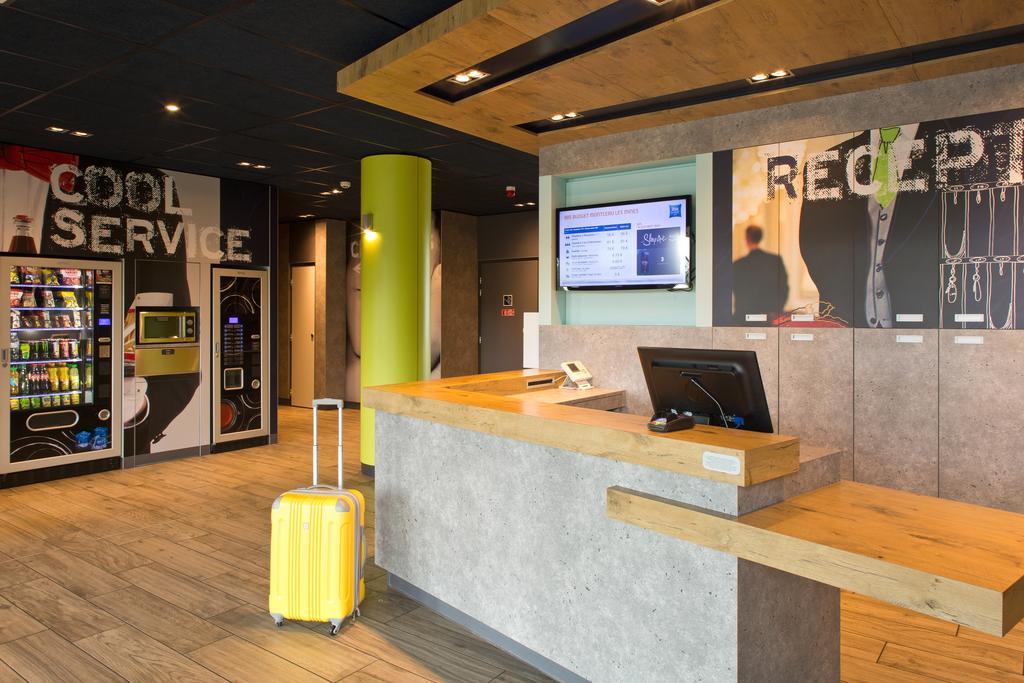 Ibis Budget Montceau Les Mines Bagian luar foto