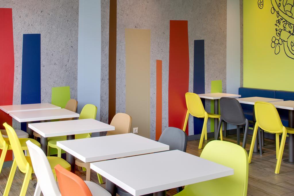 Ibis Budget Montceau Les Mines Bagian luar foto