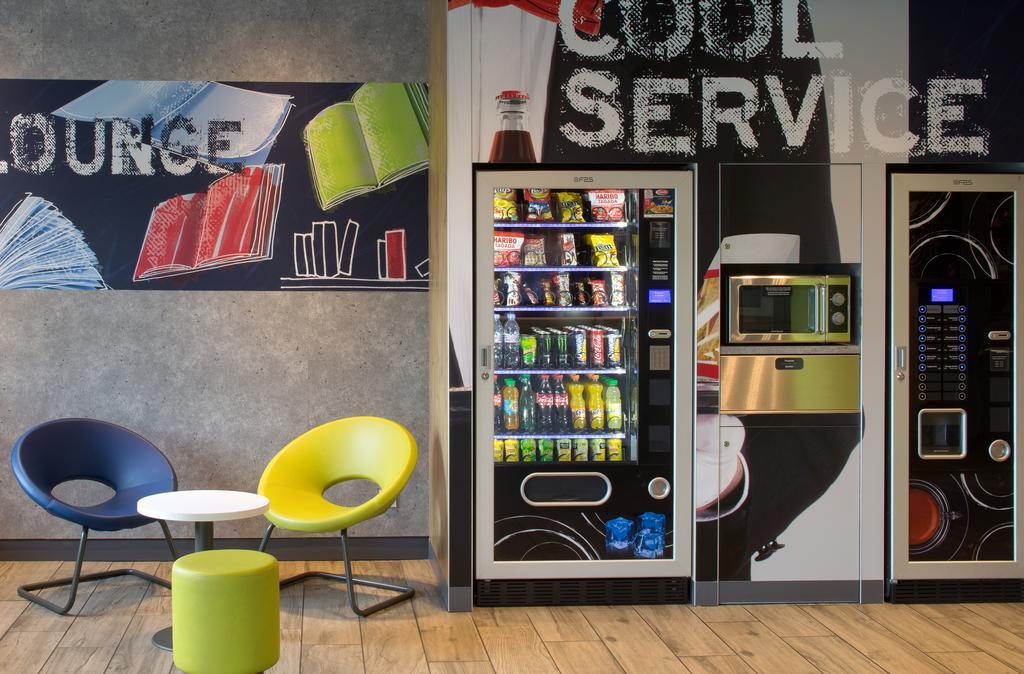 Ibis Budget Montceau Les Mines Bagian luar foto