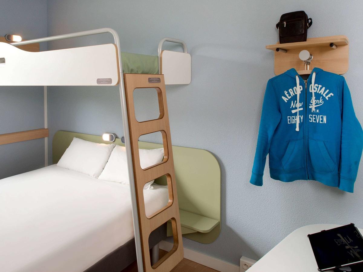 Ibis Budget Montceau Les Mines Bagian luar foto
